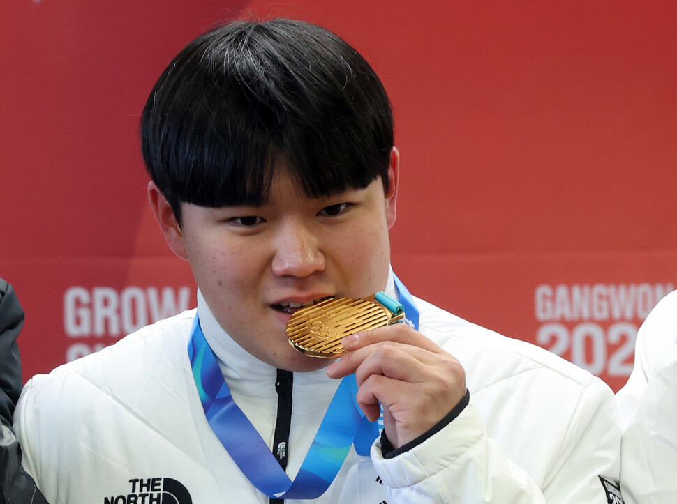 <b>소재환</b>, 썰매 종목 아시아 최초 <b>금메달</b>
