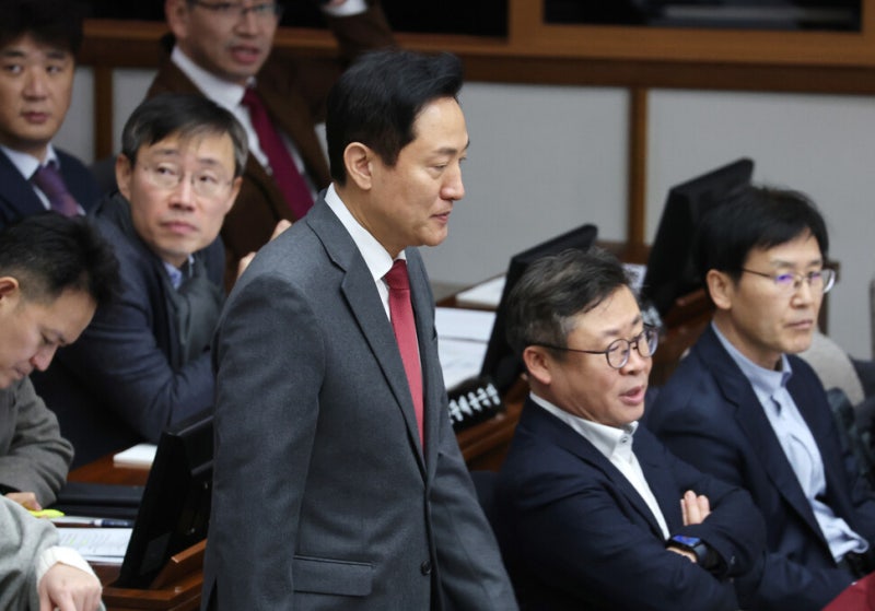 <b>오세훈</b> “<b>이승만기념관</b>, 송현광장에 추진”…시민공간으로 둔다더니
