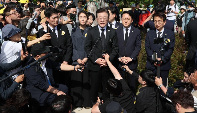 [단독] ‘<b>노무현</b> <b>불량품</b>’ 양문석에 <b>이재명</b> “문제 안 돼” 일축