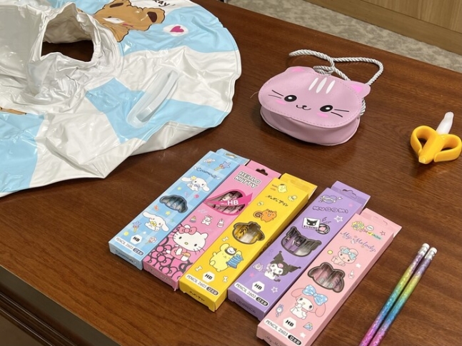 중국 온라인 쇼핑 플랫폼에서 판매하는 어린이용품에서 국내 기준치의 최대 56배에 달하는 발암물질이 검출됐다. 연합뉴스