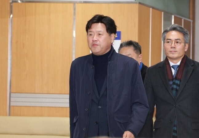 ‘대장동 <b>불법</b> 대선자금 의혹’ <b>김용</b>, 항소심서 보석으로 풀려나