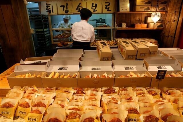 월매출 26억 <b>대전역 성심당</b>, 월세 1억→4억…“과하다” “지금이 특혜”