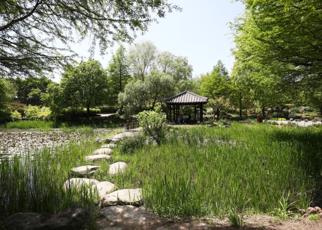 아기자기하게 꾸며진 전주수목원은 사계절이 다 아름답다. 박미향 기자