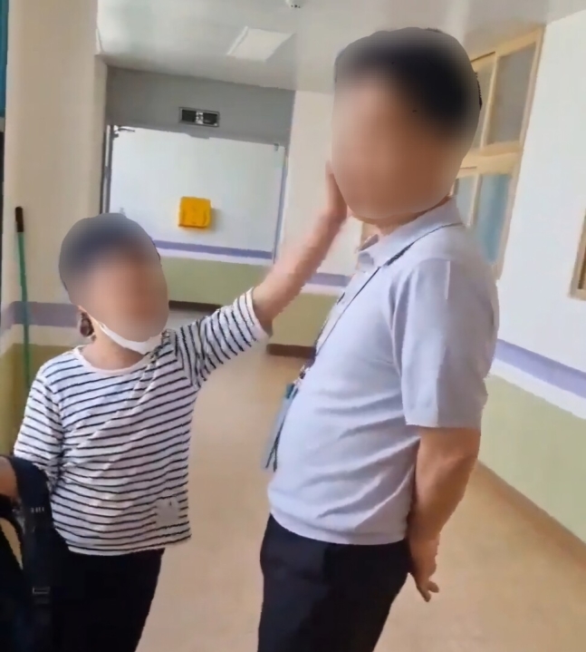 지난 3일 오전 전북 전주의 한 초등학교에섯 3학년 학생이 무단 조퇴를 제지하는 교감의 뺨을 때리고 욕설을 하는 사건이 벌어졌다. 전북교사노동조합 제공