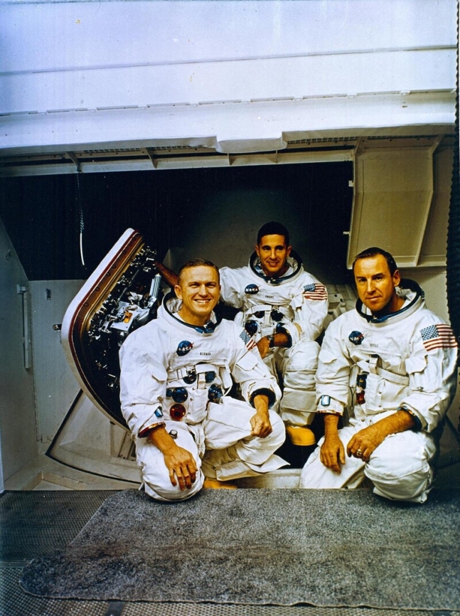 아폴로 8호 승무원들. 왼쪽부터 프랭크 보먼(사령관), 윌리엄 앤더스, 제임스 러벨. 나사 제공