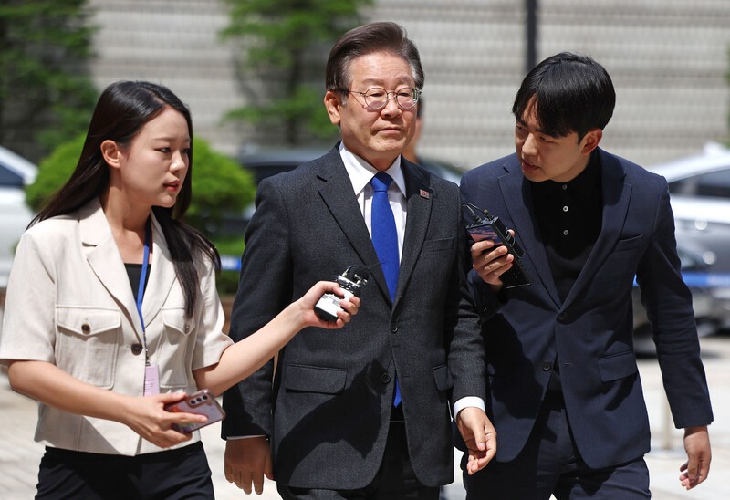 ‘<b>대북 송금</b>’ <b>이화영</b> 유죄에 국힘 “이재명도” 민주 “조작 수사”