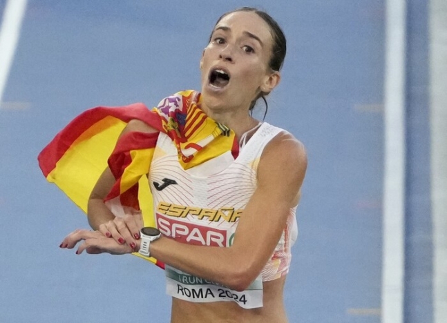 라우라 가르시아카로(29·스페인)가 7일(현지시각) 이탈리아 로마에서 열린 2024 유럽육상선수권대회 여자 경보 20㎞ 결선에서 뒤따르던 류드밀라 올리아노브스카(31·우크라이나)에게 따라잡혀 동메달을 놓쳤다. AP 