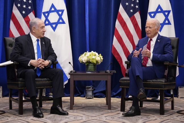 조 바이든 미국 대통령과 베냐민 네타냐후 이스라엘 총리가 2023년 9월 뉴욕에서 열린 유엔총회를 계기로 정상회담을 하고 있다. AP 연합뉴스