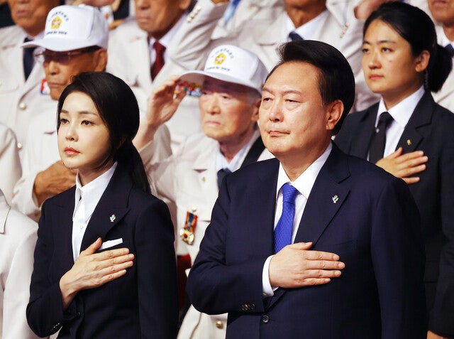 윤 대통령, 6·25 기념식서 “북-러 조약은 <b>시대착오적 행동</b>”