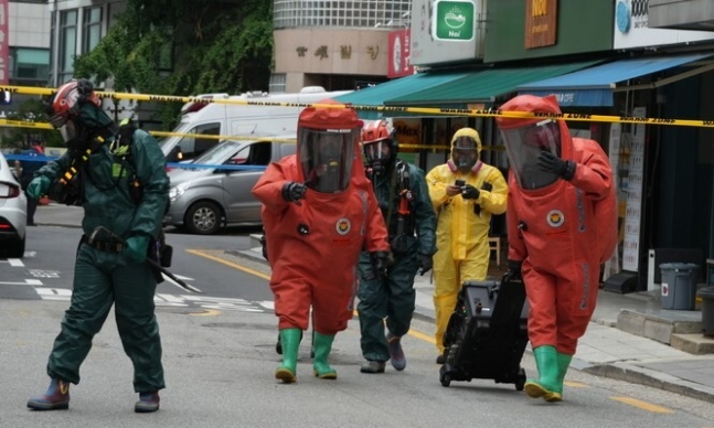 6일 오후 2시께 서울 강남구 삼성동의 한 근린생활시설에서 화학가스 누출 의심 사고가 발생해 소방 당국이 수습에 나섰다. 서울 강남소방서 제공