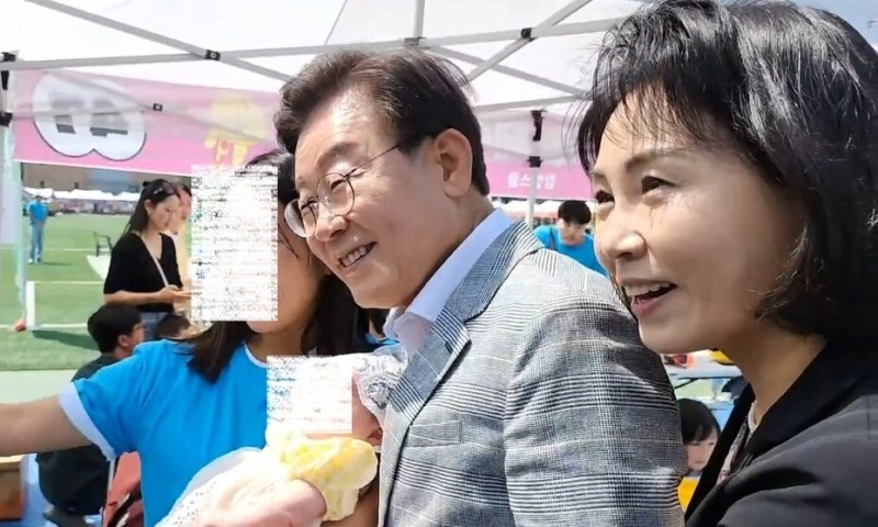 검찰, <b>이재명 부부</b> 소환 통보…경기도 법카 유용 의혹