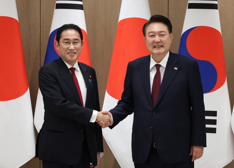 윤 <b>대통령</b>-기시다, <b>나토</b> 회의서 정상회담 한다