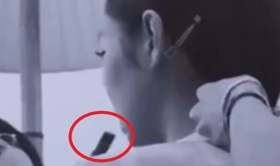 <b>스태프</b> 얼굴 앞에서 연기 ‘후’…실내<b>흡연</b> 블랙핑크 제니 사과