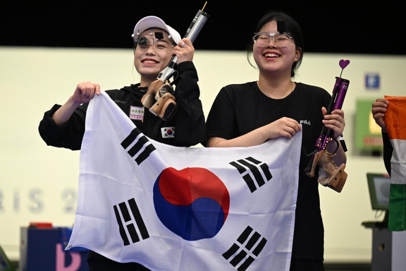 [속보] 여자 공기권총 10m 금·은 쓸었다…<b>오예진</b>은 올림픽 신기록