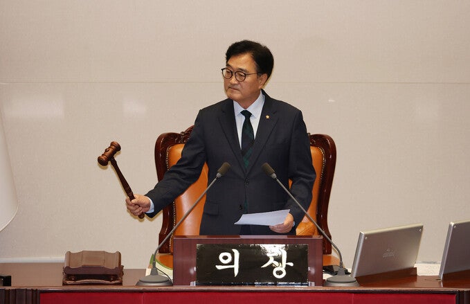 <b>우원식</b> “민심 이기는 정치 없어…윤, <b>거부권</b> 신중하길”