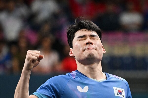 <b>탁구</b> 장우진, ‘한일전’ 4-0으로 이기고 <b>단식</b> <b>8강</b> 진출