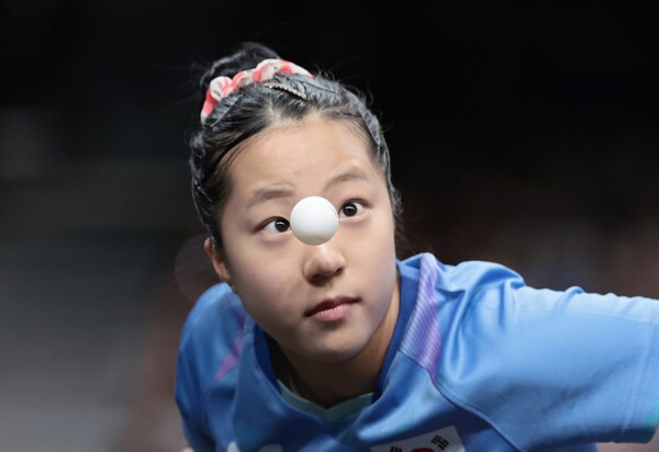 <b>신유빈</b>, 이젠 <b>동메달</b> 노린다…강호 천멍에 막혀 결승 좌절