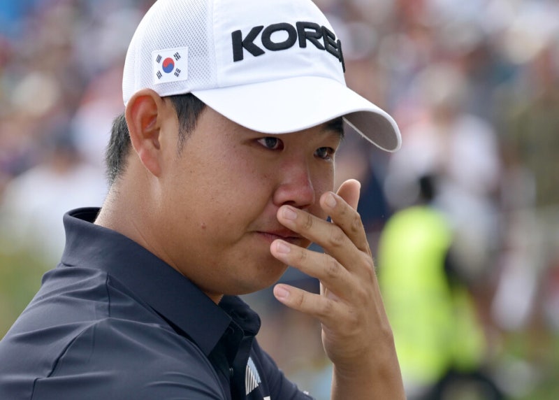 눈물 쏟은 <b>골프 김주형</b> “<b>손흥민</b> 마음 알겠다”