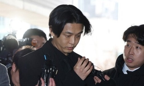 배우 <b>유아인</b> <b>프로포폴</b> 불법 처방 의사, 벌금 4천만원 선고