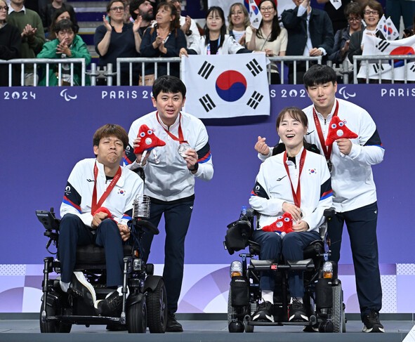 <b>정호원</b>·<b>강선희</b>, <b>보치아</b> 페어 ‘은’…멀티 메달 완성