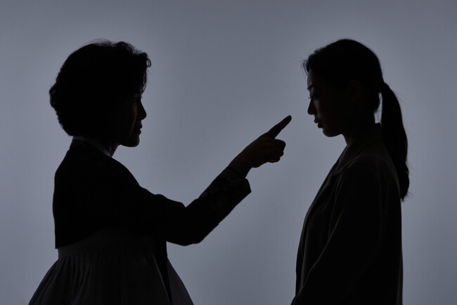 ‘소통 명강사’ 김창옥씨는 가족과 좋은 관계를 맺으려면 상대방을 가르치려 하지 말고,<BR> ‘디스’하지 말라고 권한다.<BR> 게티이미지뱅크