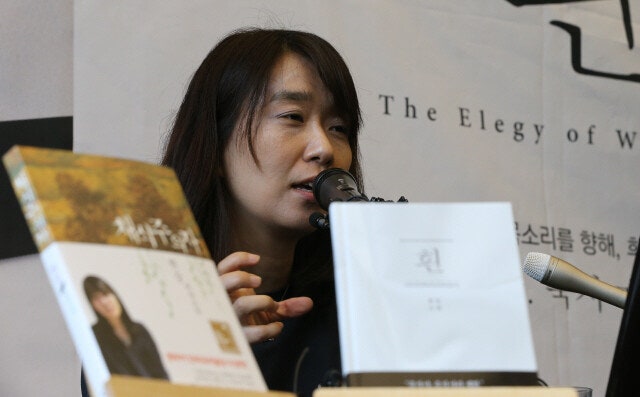 ‘<b>소년이 온다</b>’ 배경 광주 들썩…“노벨문학상으로 5·18 더 알려지길”