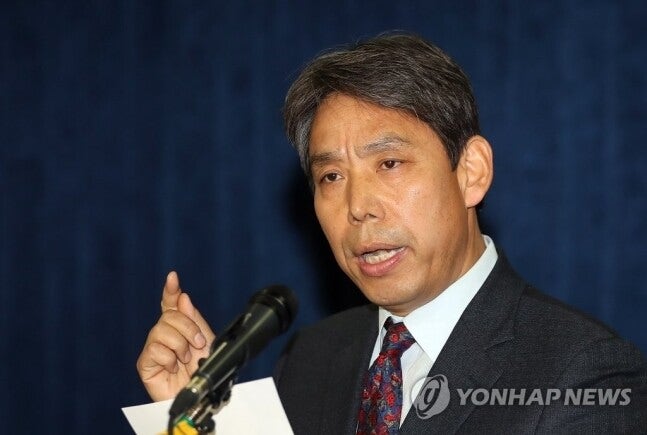 <b>신문선</b> 축구협회장 출마…<b>정몽규</b>·<b>허정무</b>와 3파전