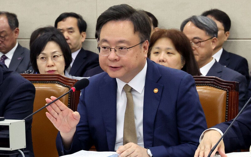 <b>조규홍</b> 복지장관 “<b>계엄</b> 위헌이라는데 동의…국무회의서 반대했다”
