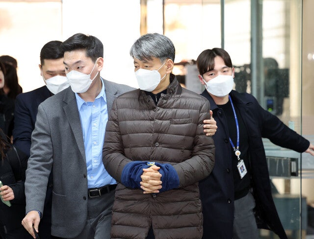 [속보] ‘<b>내란</b> 중요임무 종사’ <b>조지호</b> 경찰청장·<b>김봉식</b> 서울청장 <b>구속</b>