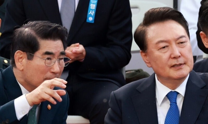윤석열 담화 뒤 닫힌 <b>김용현</b>의 입…“<b>불법수사</b> <b>진술 거부</b>”