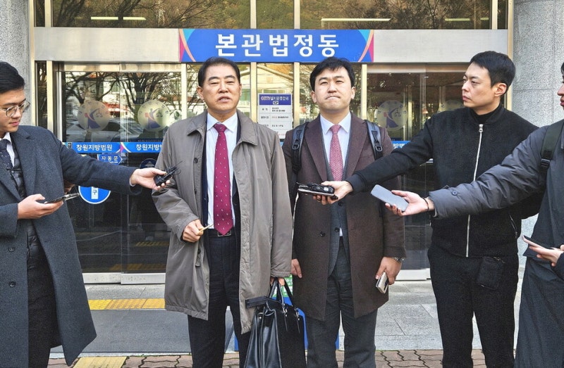 <b>명태균</b> 쪽 변호인 “명, 계엄 전 <b>박주민</b> 의원에 전화…다 예측한 듯”