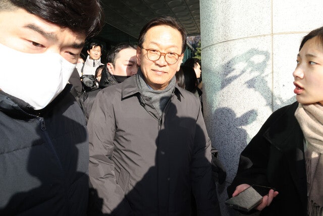 <b>민주</b>, ‘내란 아닌 소란’ <b>석동현</b> 고발키로…“내란 선동·선전죄”