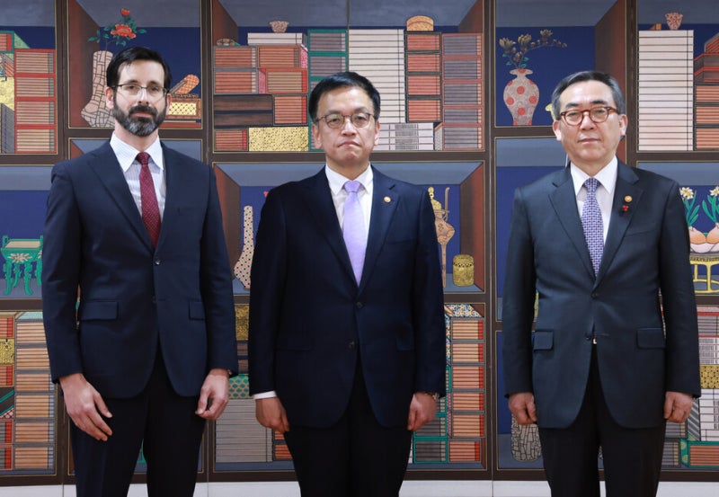<b>최상목 권한대행</b> 주한 대사 <b>신임장</b> 제정…쿠바 대사도 첫 부임