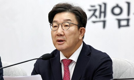 <b>권성동</b> “포장만 바꾼 <b>박스갈이</b>법”…두번째 내란 <b>특검법</b>도 반대