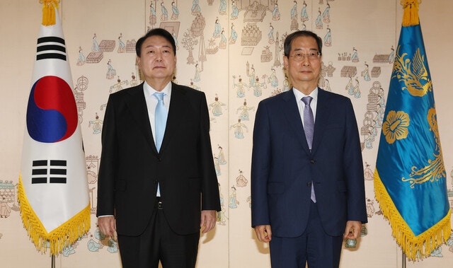 <b>한덕수</b> “모든 국민 법률 따라야”…윤석열 수사 타당 취지 발언