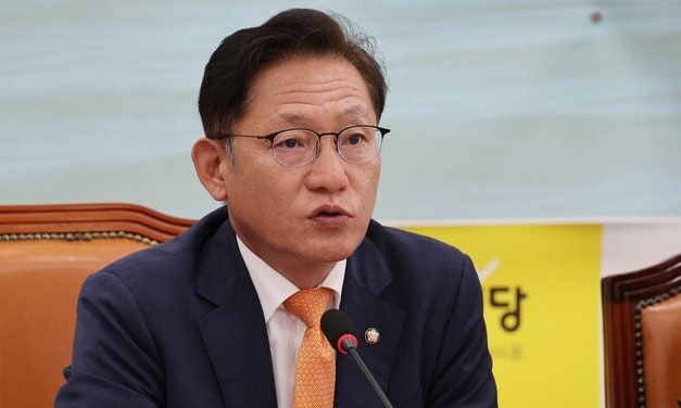 <b>배진교</b>·<b>윤소하</b>·<b>추혜선</b> 전 <b>정의당</b> 의원, <b>민주당 입당</b>