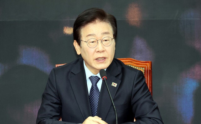 <b>이재명</b> “이념·진영이 밥 안 먹여줘”…지지율 정체에 흑묘백묘론