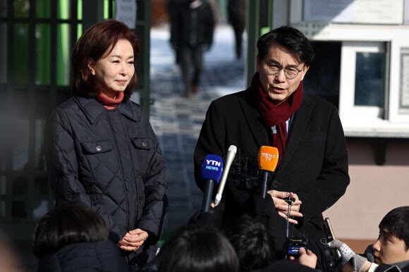 <b>윤석열</b>, 국힘에 ‘모래알 되지 말자’…<b>윤상현</b>, 옥중 메시지 전달