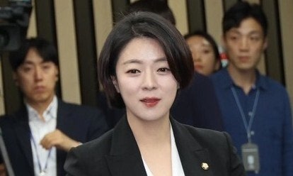 검찰, <b>김정숙 여사</b> ‘외유성 출장’ 허위 유포 <b>배현진 불기소</b>