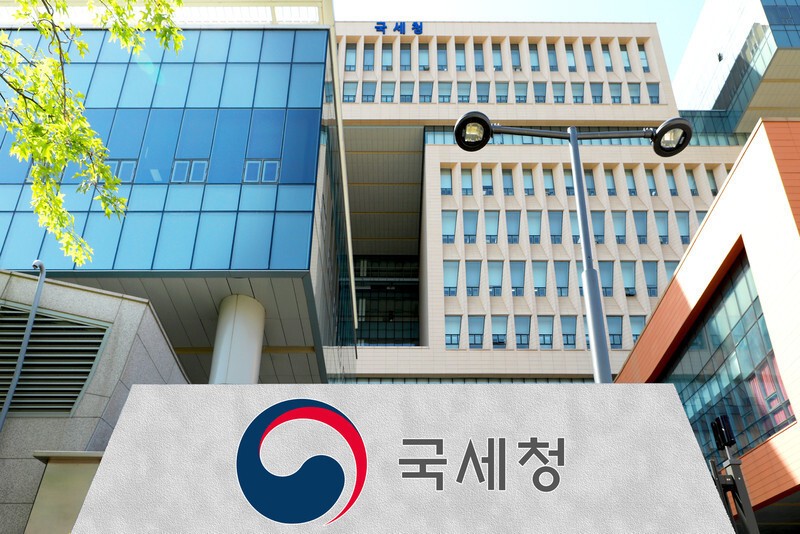 기부금으로 이사장 상품권 ‘깡’…324개 공익법인 적발