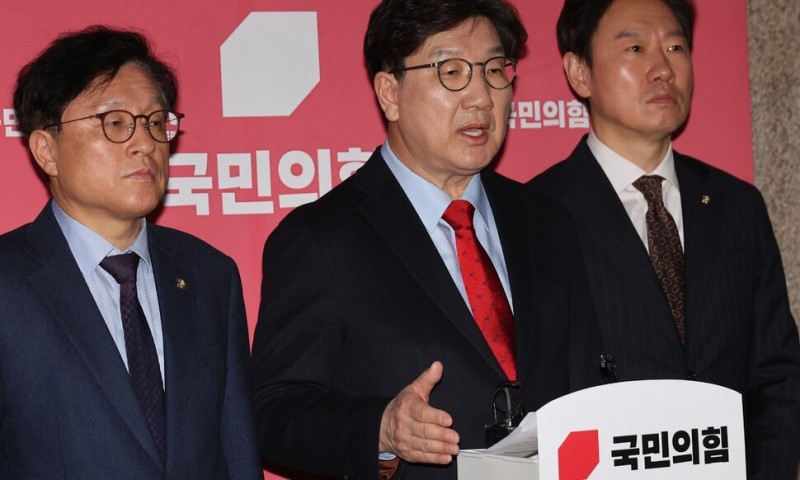 <b>권성동</b> “우원식, 최상목에 <b>마은혁</b> 임명 촉구는 <b>직권남용</b>”