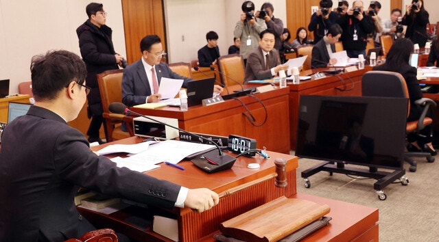 ‘<b>김건희 상설특검</b>’ 국회 소위 통과…국힘 의원들 표결 불참