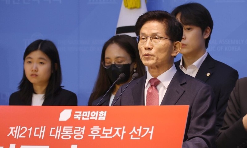 출마 김문수 “친북·반미 세력에 맞서야”...선대본부장엔 김재원