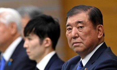 그래도 손을 잡아야 한다, 좋든 싫든 [아침햇발]