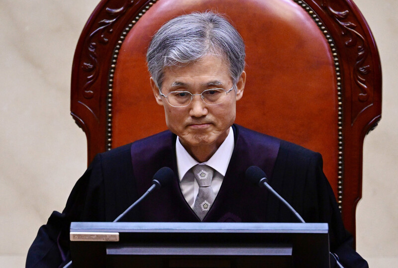 조희대 대법원장이 지난 1일 서울 서초구 대법원에서 열린 더불어민주당 이재명 대통령 후보의 공직선거법 위반 사건 상고심 선고에 참석, 입술을 다물고 있다. 연합뉴스