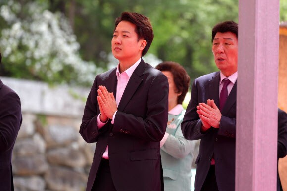 이준석 “윤석열 그림자 아른거리는 단일화, 관심 갖지 않을 예정”