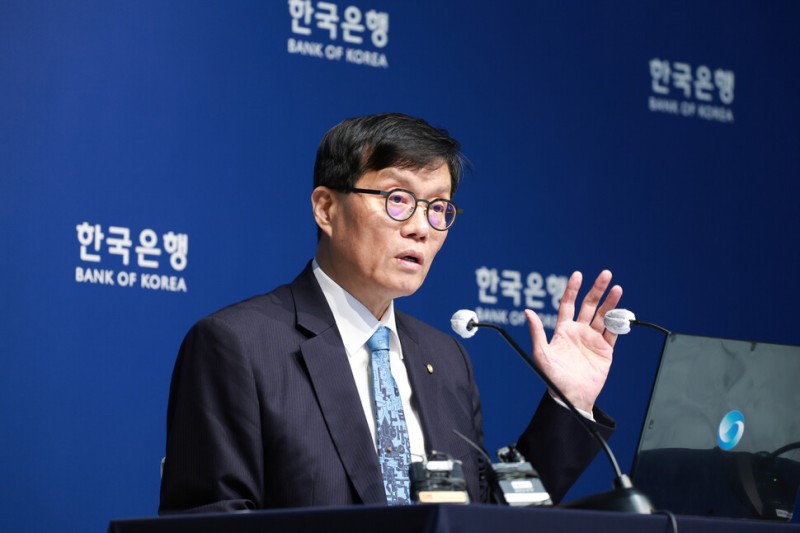 ‘역성장 충격’에 금리인하 폭 커지나