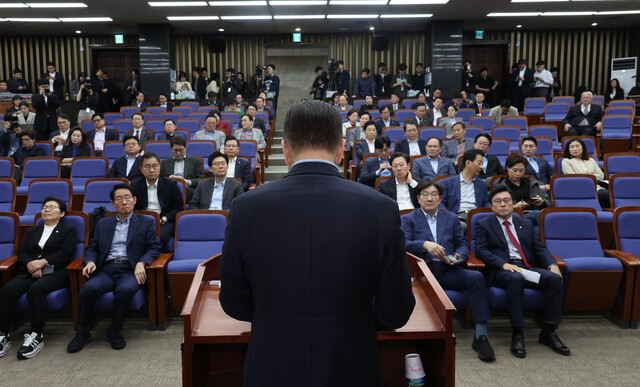 김문수, 단일화 압박 당 지도부에 불만…“날 끌어내리려 해”