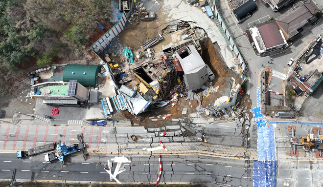 지난달 11일 일어난 경기 광명시 일직동 신안산선 복선전철 공사 현장 붕괴사고 현장.김태형 기자 