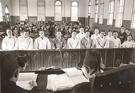정치적 행위 주체임을 선언하다니…오욕의 사법부 [왜냐면]